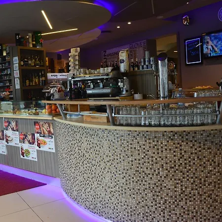 Enjoy Hotel 3*