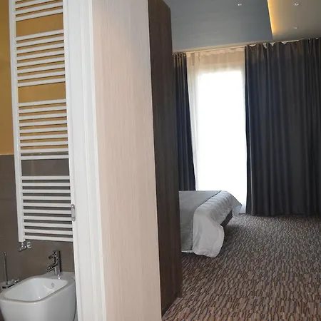 Hotel Enjoy 3*