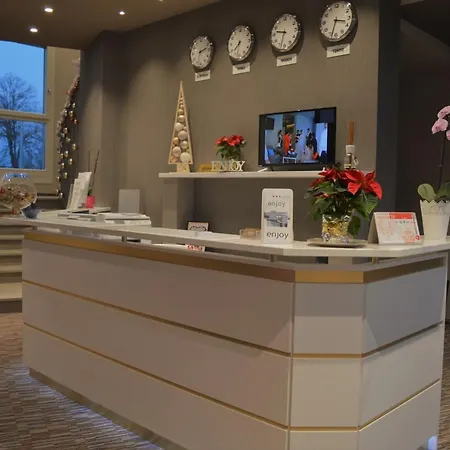 Hotel Enjoy 3*