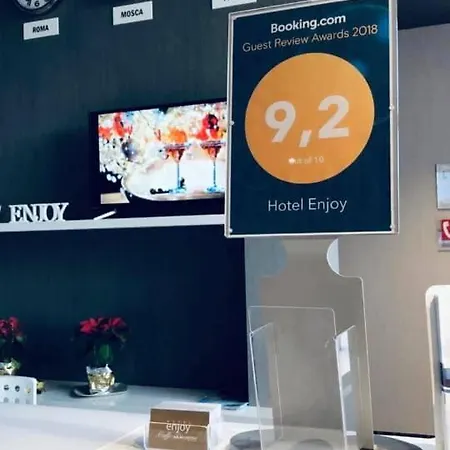Hotel Enjoy 3*