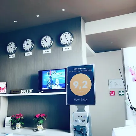 ホテル Enjoy 3*